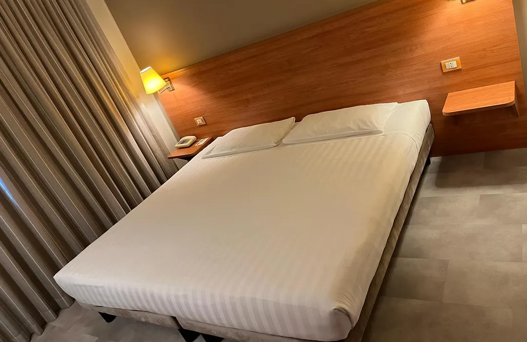 Hotel Re-1